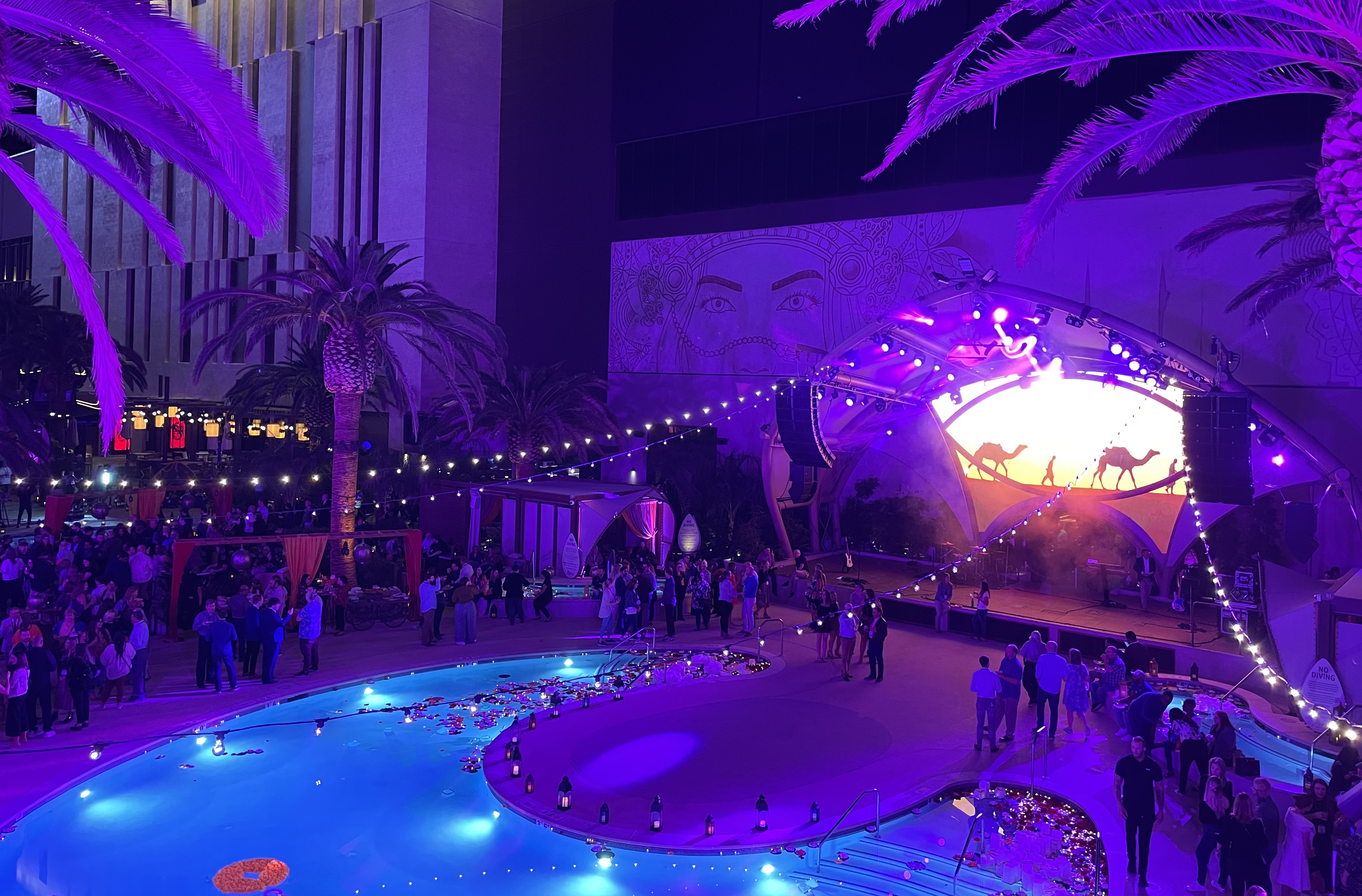 Stunning event lighting with Party Echelon’s luxury band performance