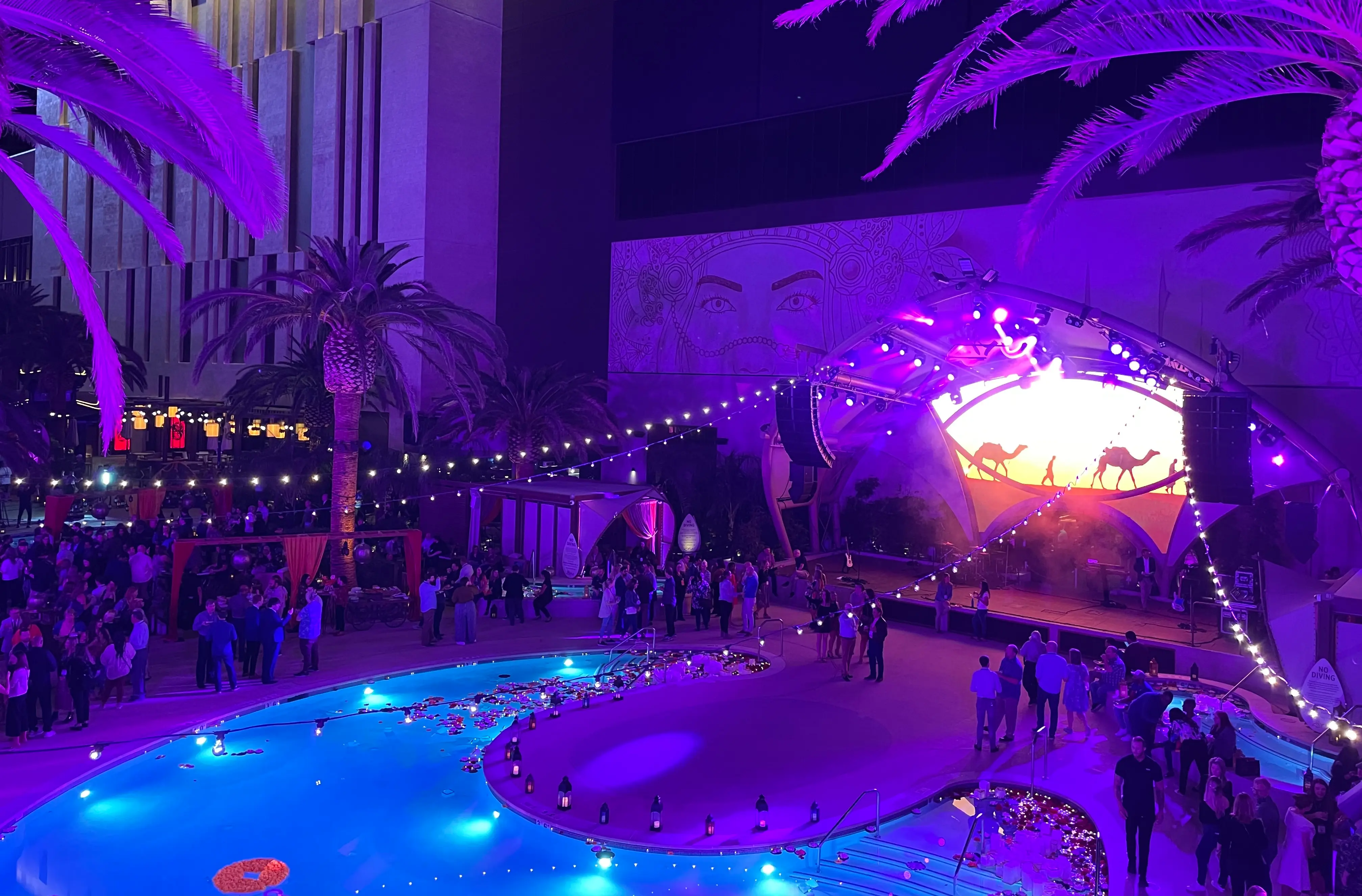 Stunning event lighting with Party Echelon’s luxury band performance