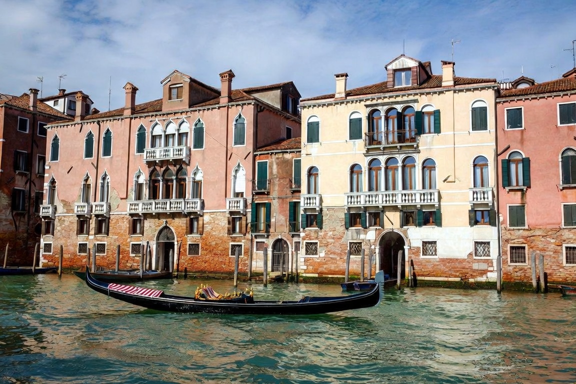 Party Echelon® performing at a luxury destination wedding in Venice, Italy.