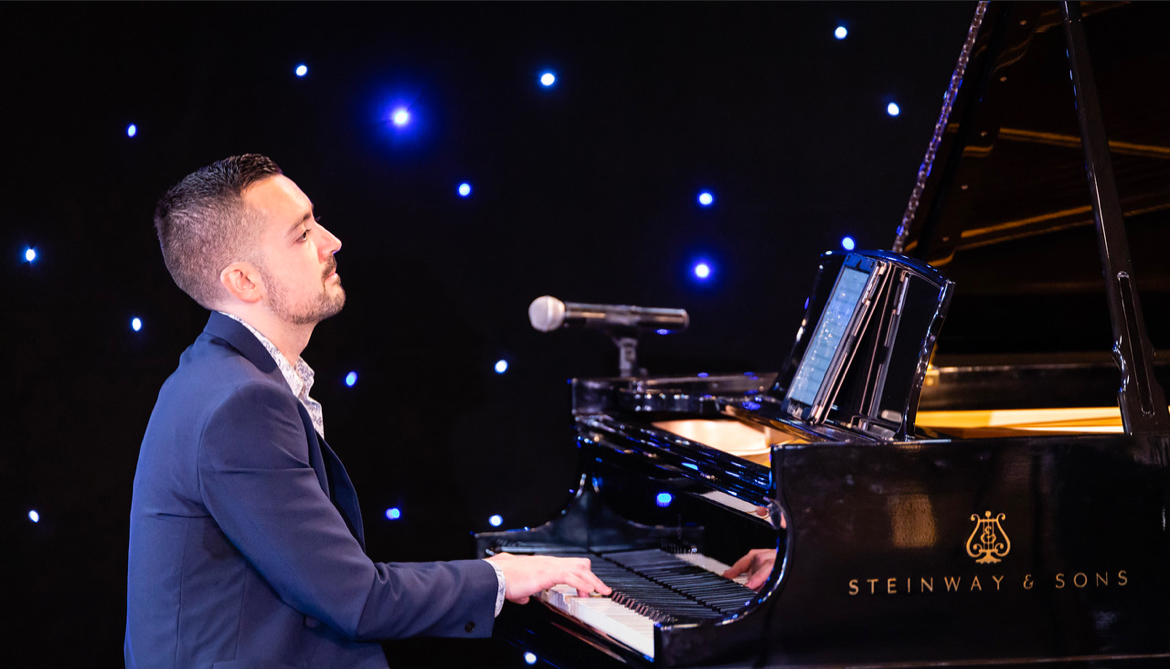 Kevin Judd performing solo piano for luxury events and weddings
